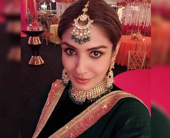 जानह्वी कपूर ही नहीं बॉलीवुड की इन एक्ट्रेलसेस के पास भी है मां और सास की विरासत  ()