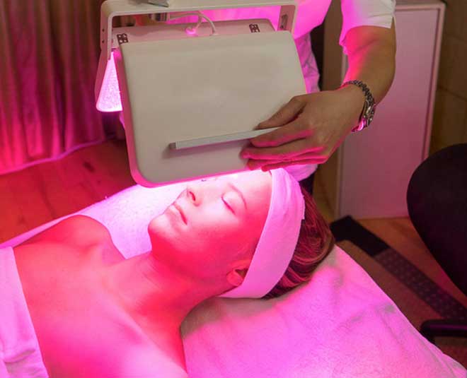 LED light therapy will help you to stay always young   ()