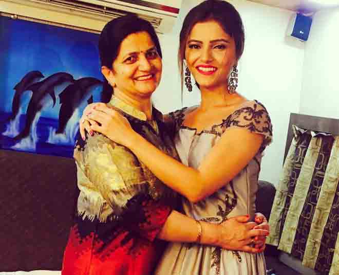 Rubina Dilaik talking about mothers day ()