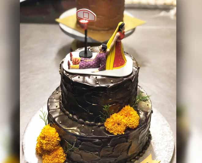 Sonam funny wedding cake