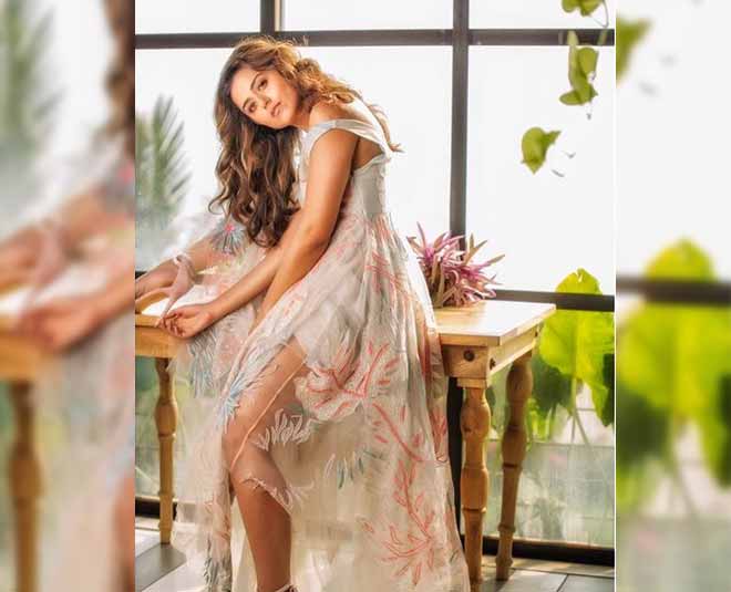 Summer styling tips from tv actress riddhi dogra    ()