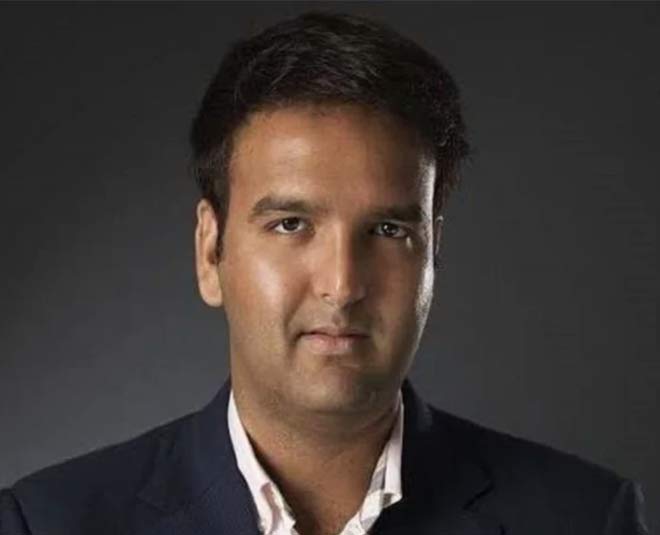 business mukesh ambanis daughter isha ambani gets engaged to anand piramal in