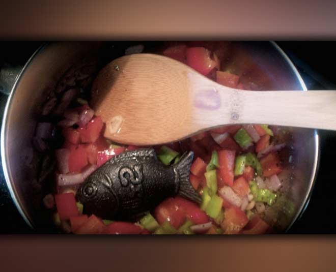 cookware nonstick aluminium making you ill so use mitti ke bartan inside