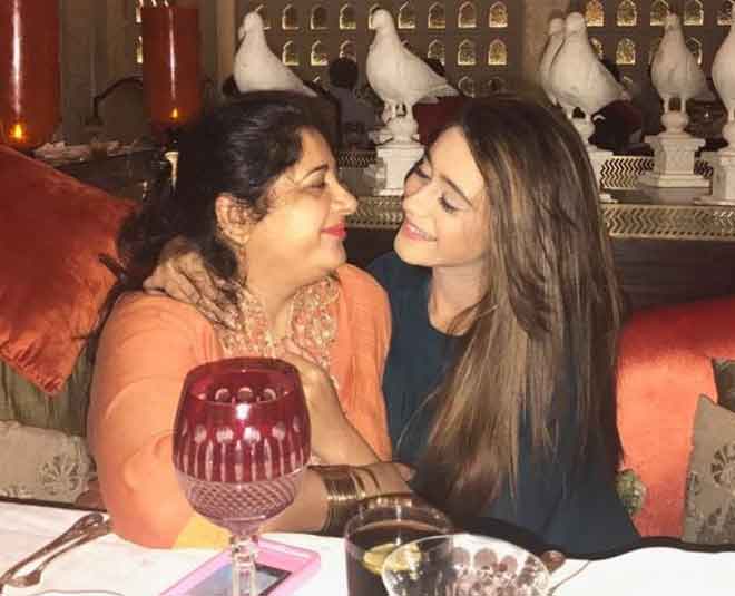 hiba nawab actress mother day