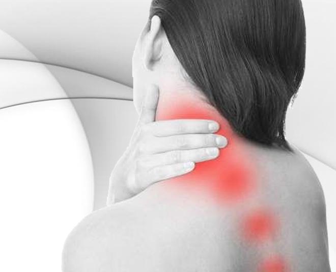 गर्दन में दर्द in these ways your phone is messing with your skin inside