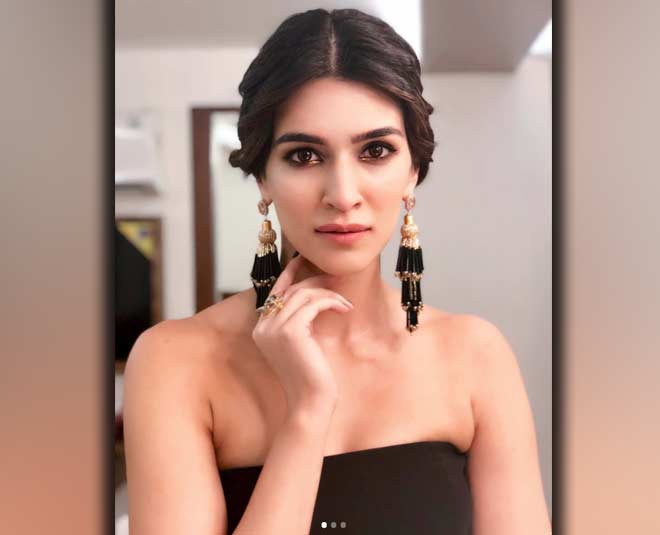 kirti sweat proof makeup