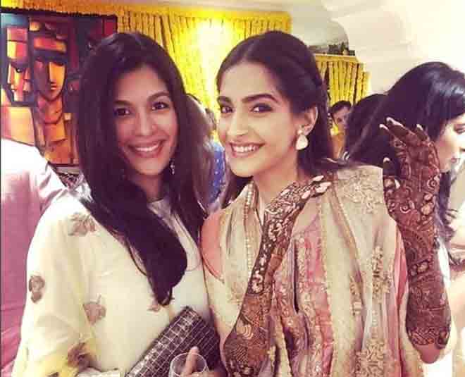 sonamkapoorkimehendi fashiondesignerdress
