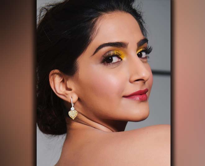 sweat proof makeup take tips from sonam kapoor