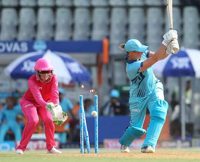 women crickter team ipl inside