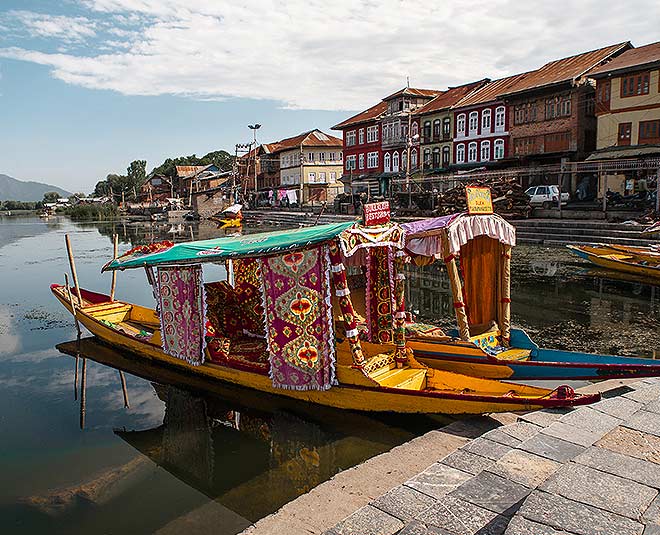 लीजिए शिकारा राइड का मजा Shikara ride enjoy these activities in kashmir