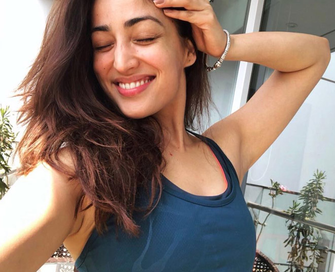 yami guatam hair card ()