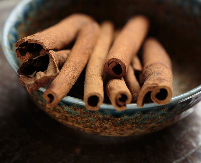 Cinnamon for blackheads