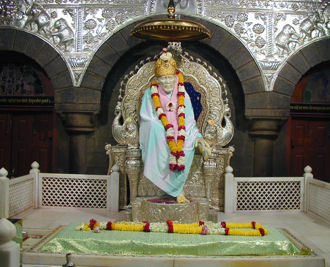 delhi to shirdi direct flight 