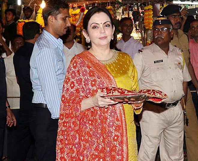 isha ambani wedding card nita ambani visit siddhivinayak
