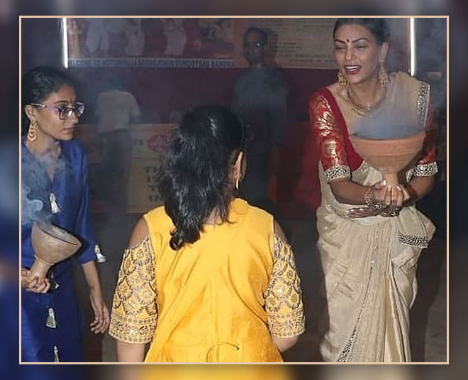 sushmita dhunachi dance