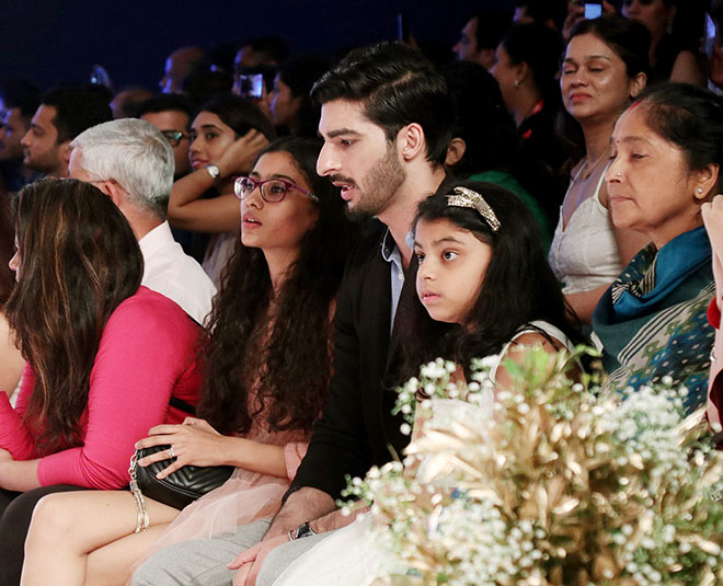 sushmita sen new boyfriend rohman shawl inside