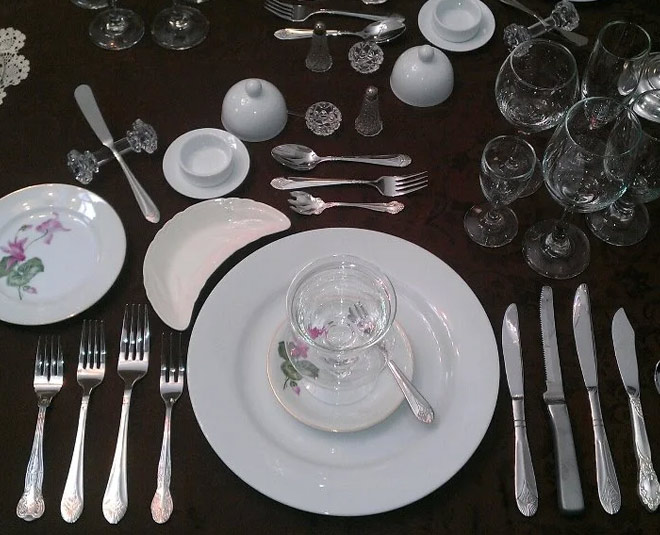 kanata chammach se khana inside 