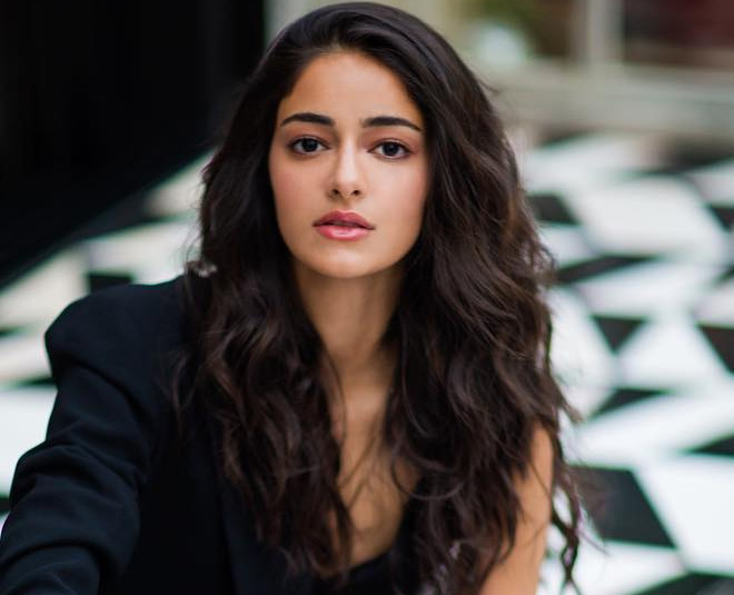 ananya pandey beautiful glamorous actress with tiger shroff inside 