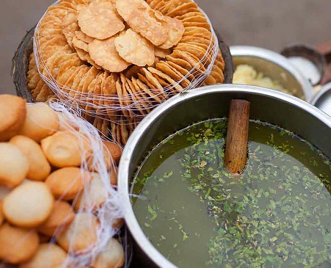 delhi famous panipuri inside 