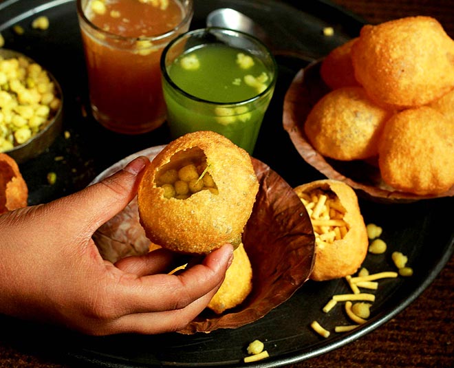 delhi famous panipuri inside 