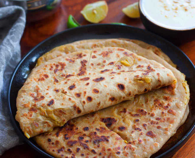 kachche kele ka paratha inside 