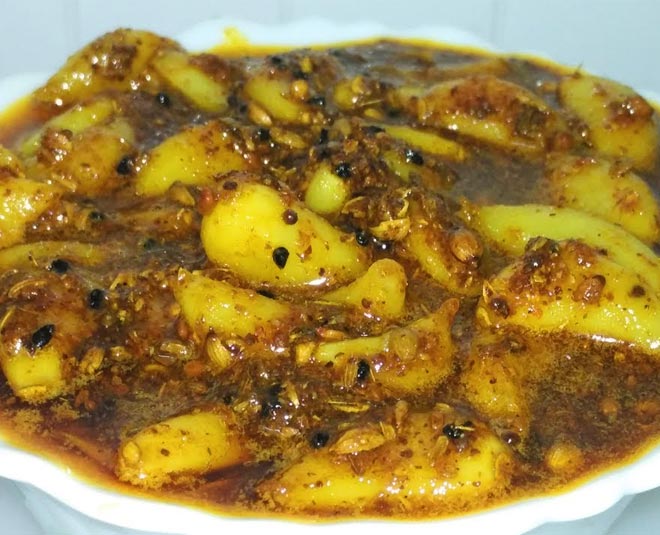 lahsun achaar inside 