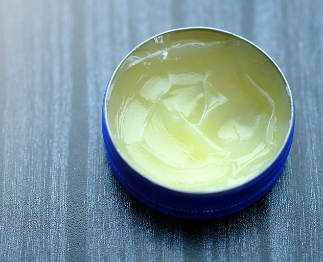 petroleum jelly to remove hair dye stain