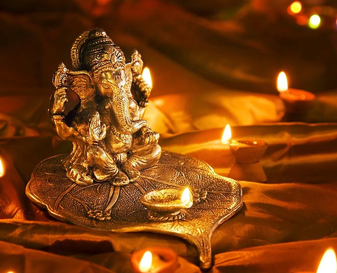 pooja mein deepak inside 