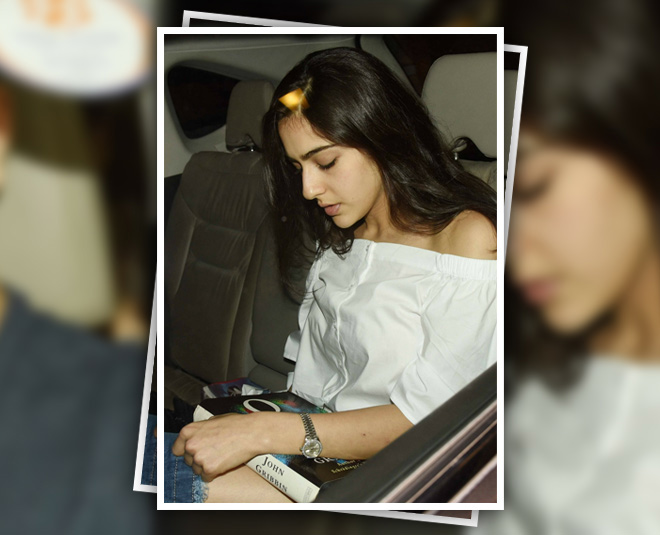 sara ali khan reading book