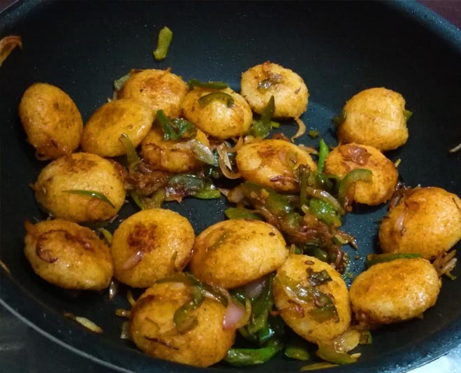 schezwan fried idli inside 