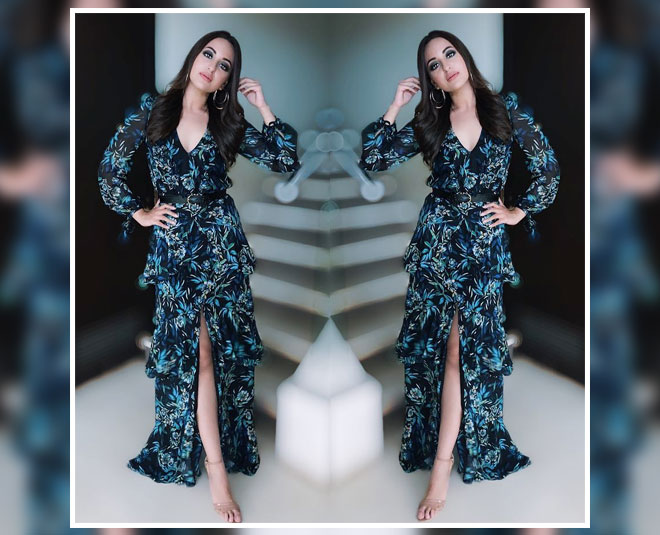 थाई स्लिट रफल्ड ड्रेस में जलवे बिखेरे sonakshi sinha stylish inside