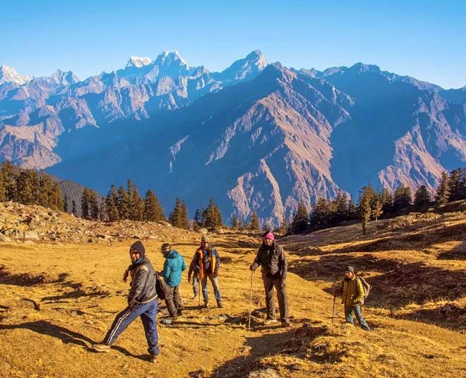 trek with family kuari