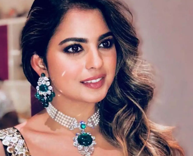  makeup looks nita ambani daughter isha ambani