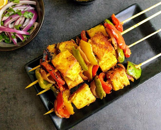 Eid Dastarkhwan inside 