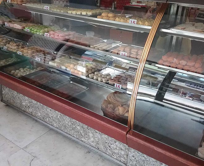 Iconic mithai  places in Kolkata inside 