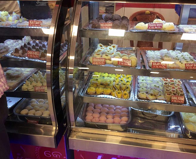 Iconic mithai  places in Kolkata inside 