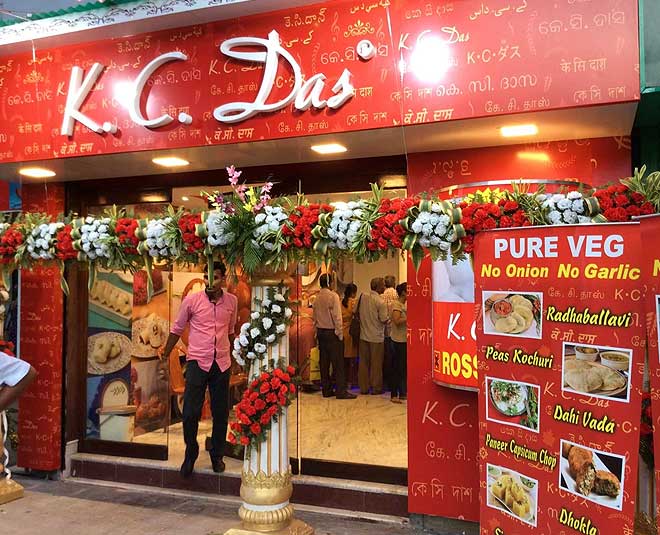 Iconic mithai  places in Kolkata inside 