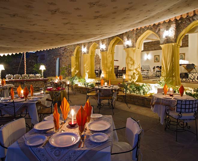 beautiful rajasthani haveli hotel inside 