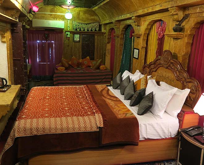 beautiful rajasthani haveli hotel inside 