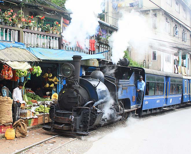 darjeeling train iron lady