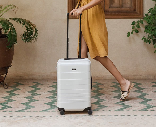 6 Easy Tips to Clean Suitcase Wheels 6 easy tips to clean suitcase