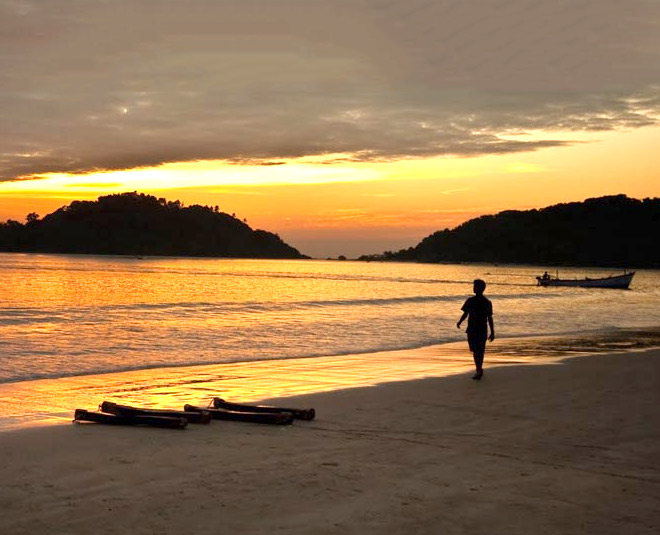 goa hidden lake and beach ()