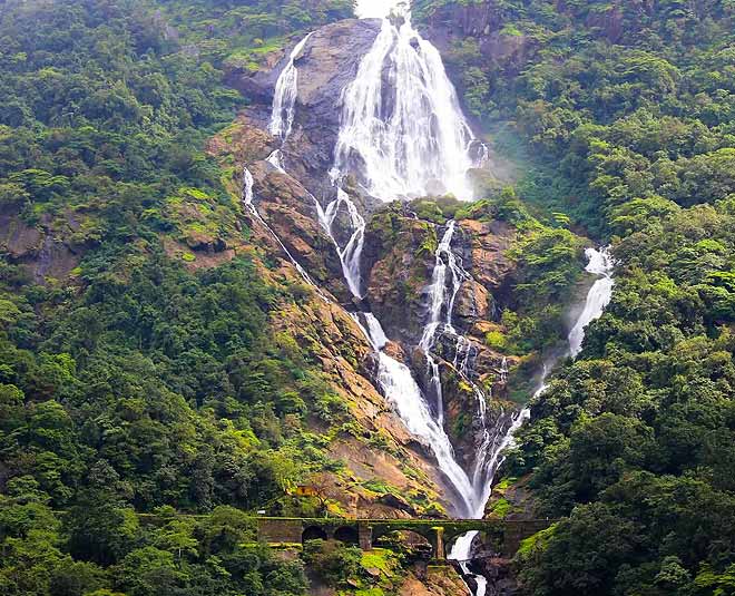 must visit places in goa during monsoon