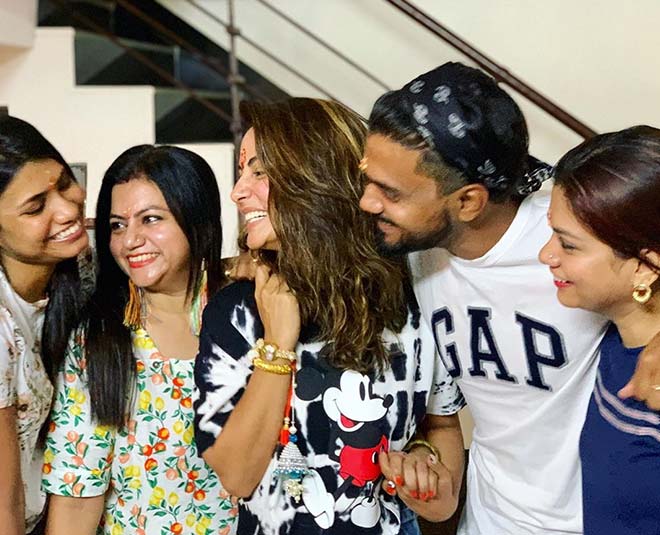 hina khan celebrates rakhi with boyfriend rocky sisters and family inside 