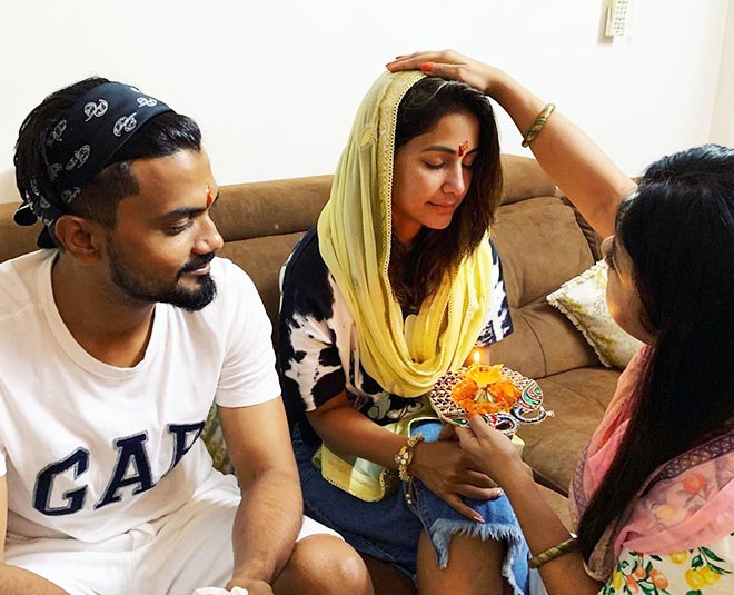 hina khan celebrates rakhi with boyfriend sisters inside 
