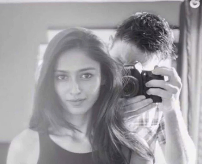 ileana dcruz giving pose inside 