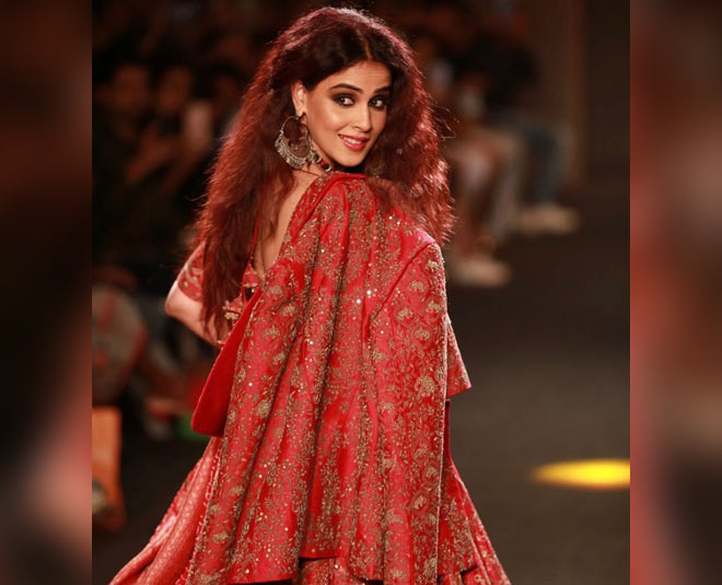 genelia in lehenga