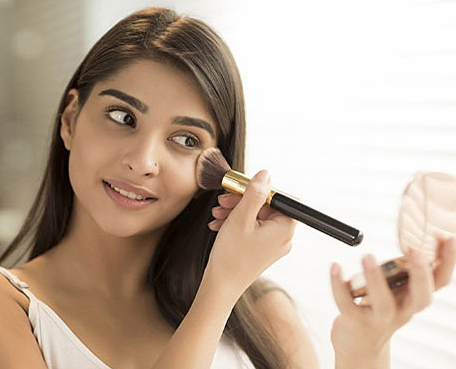 Monsoon Special: Quick Office Makeup Tips For The Weather Are Here! | HerZindagi