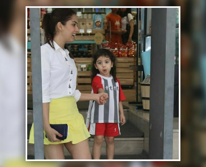 misha kapoor with mother mira rajput inside 