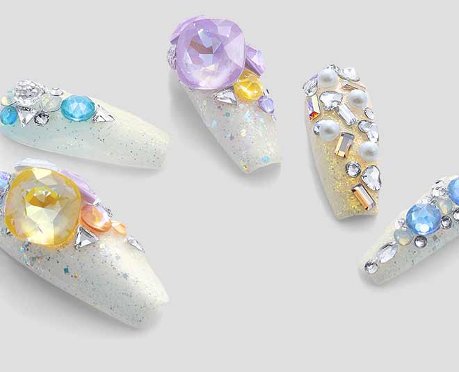 nail art silver  inside 